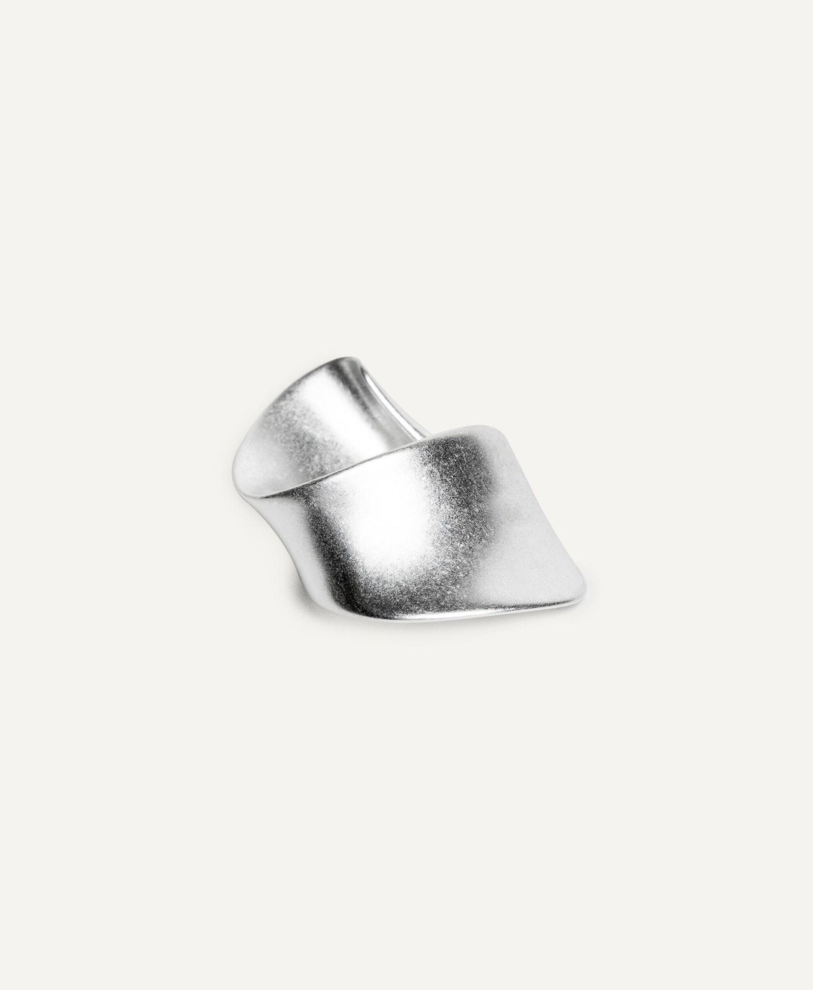 NORA EARCUFF